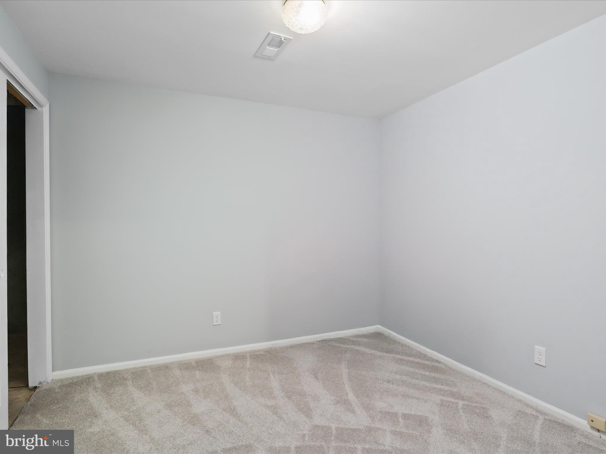 1211 Pinnacle Dr