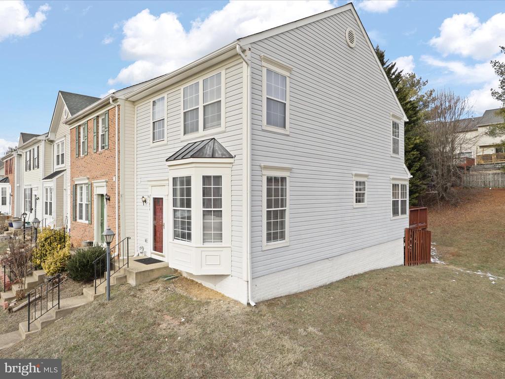 1211 Pinnacle Dr