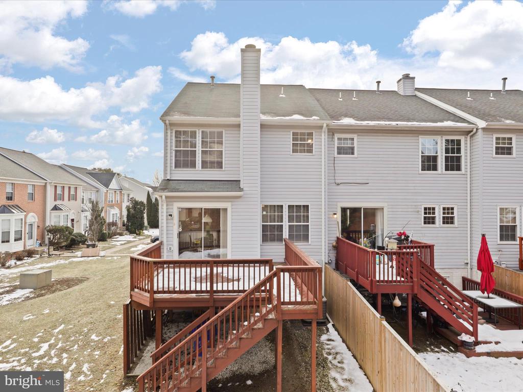 1211 Pinnacle Dr