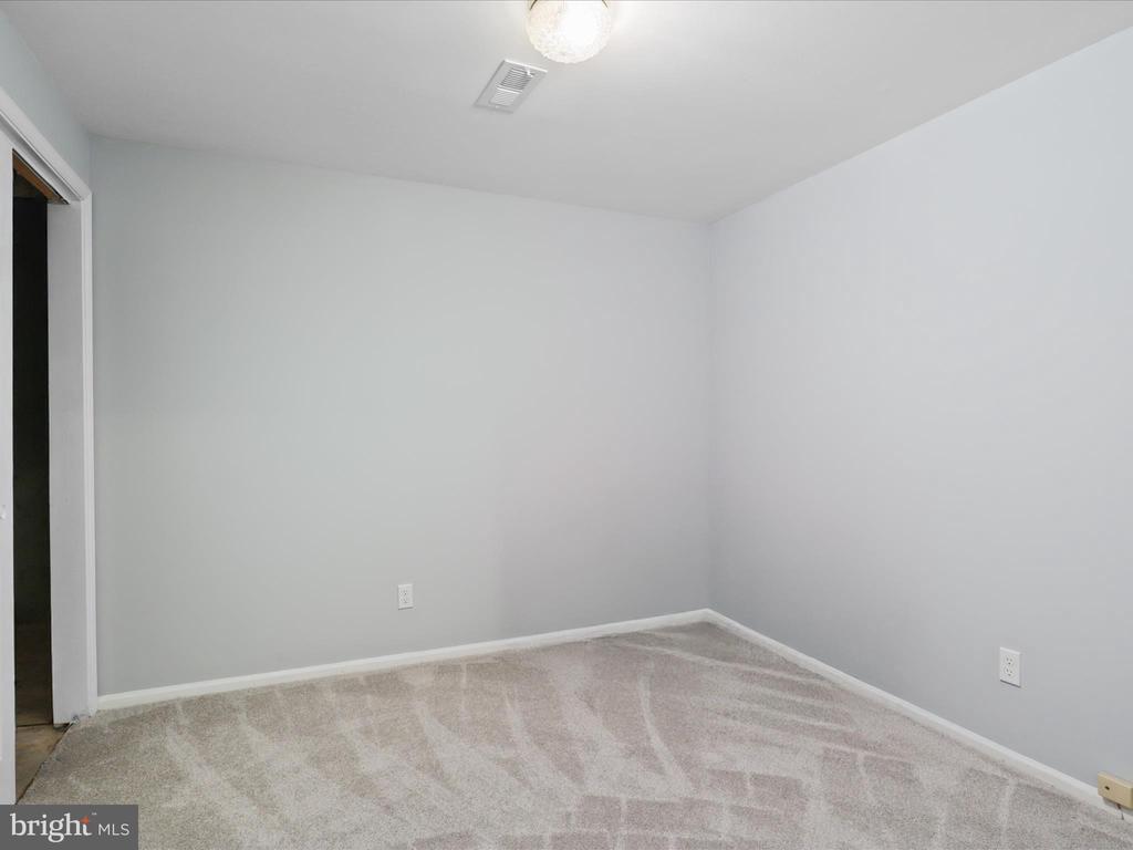 1211 Pinnacle Dr