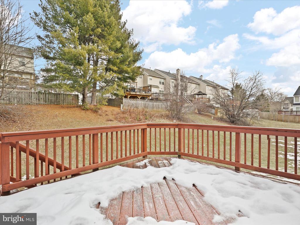 1211 Pinnacle Dr