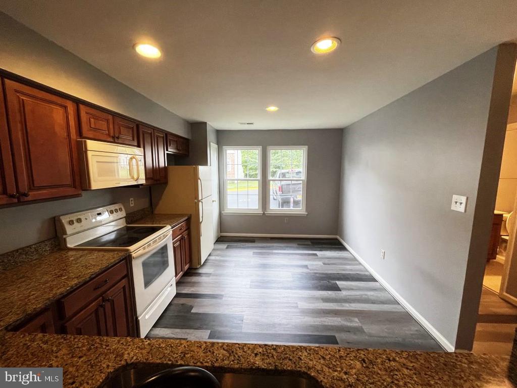 210 WIND RIDGE DR
