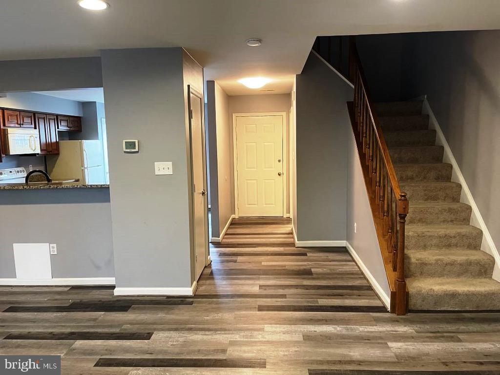 210 WIND RIDGE DR