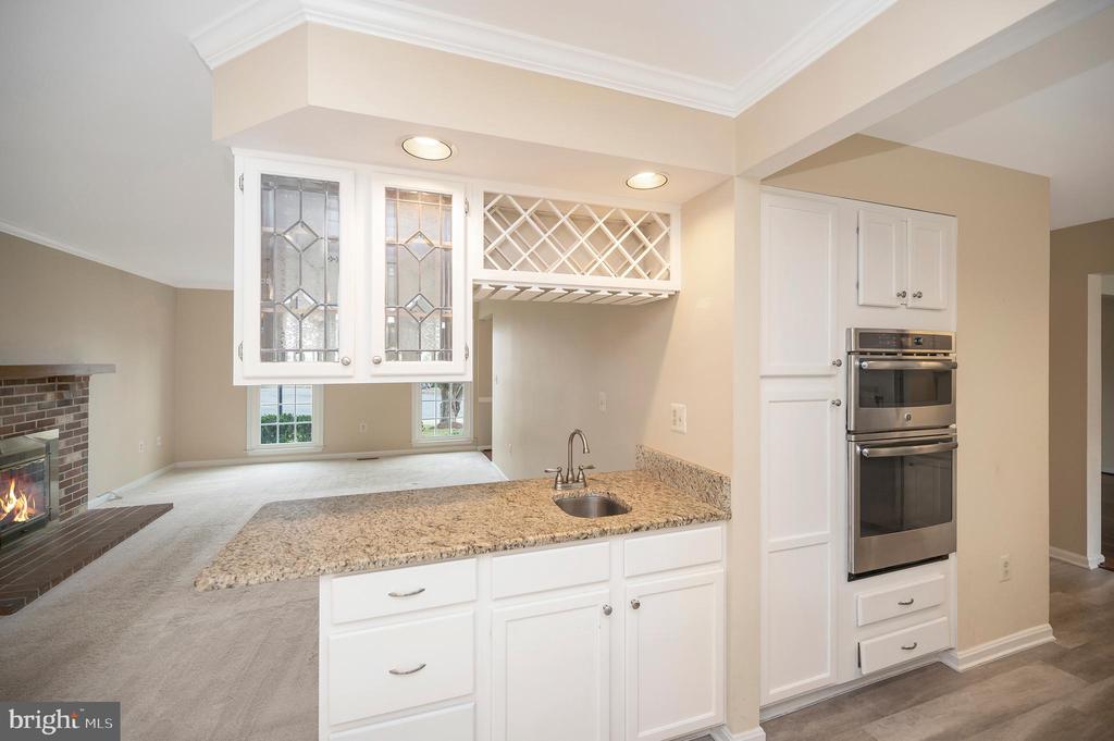 8 Oakbrook Ct