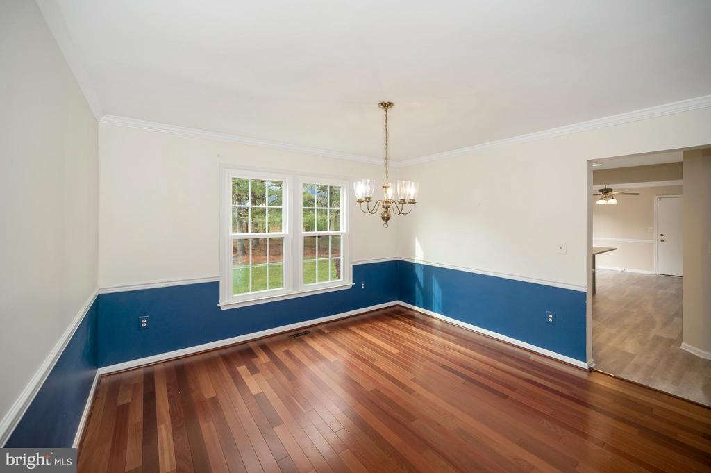 8 Oakbrook Ct
