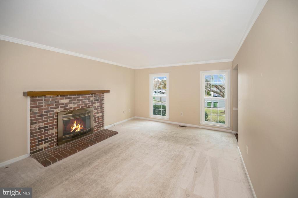 8 Oakbrook Ct