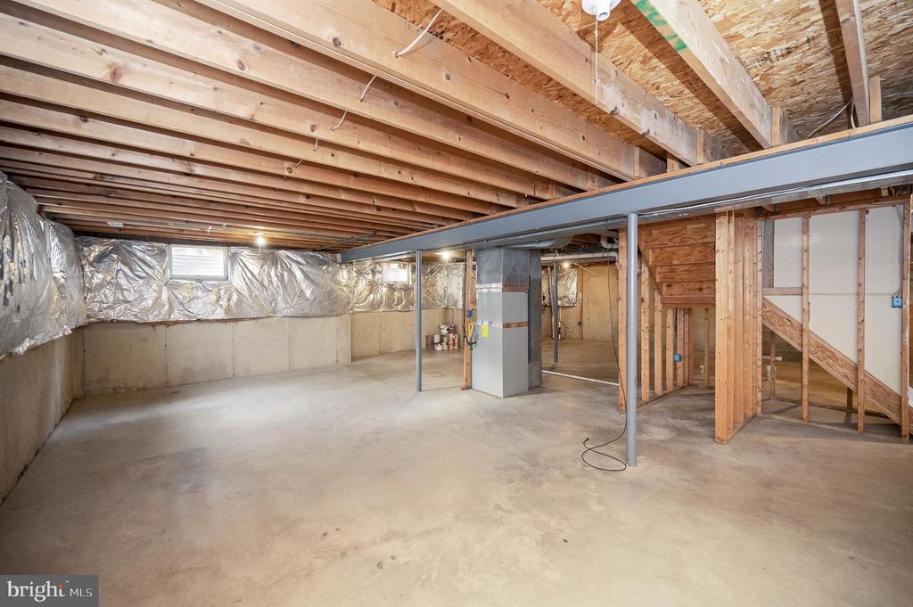 8 Oakbrook Ct