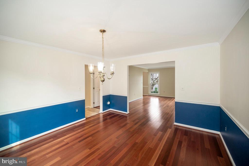 8 Oakbrook Ct