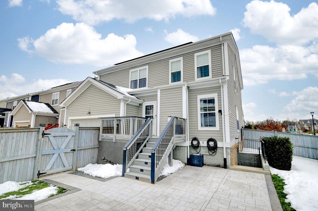 801 COASTAL AVENUE