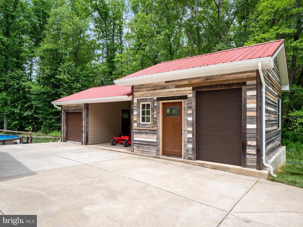 33 CLOVER HILL DRIVE