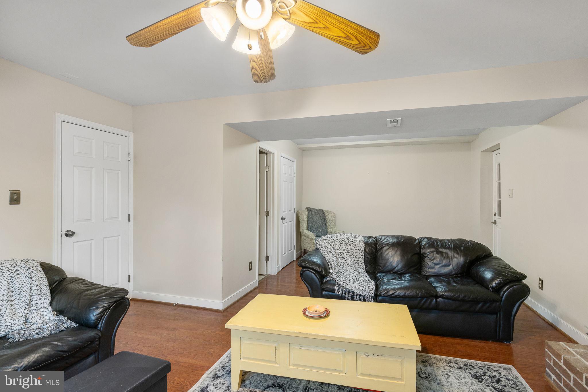 7 Fairfield Ct