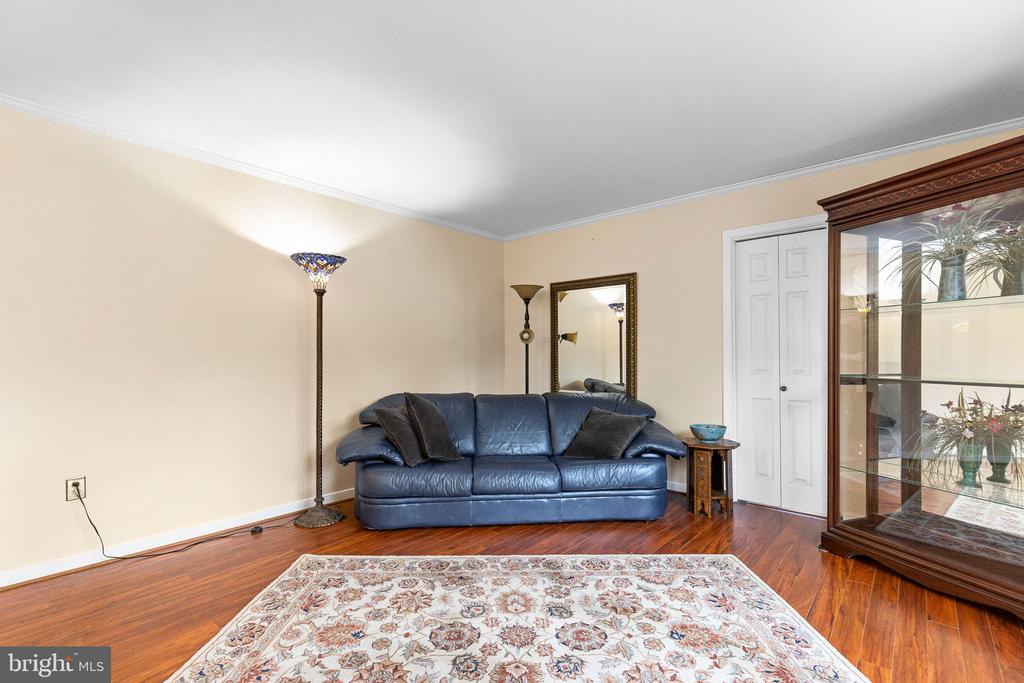 7 Fairfield Ct