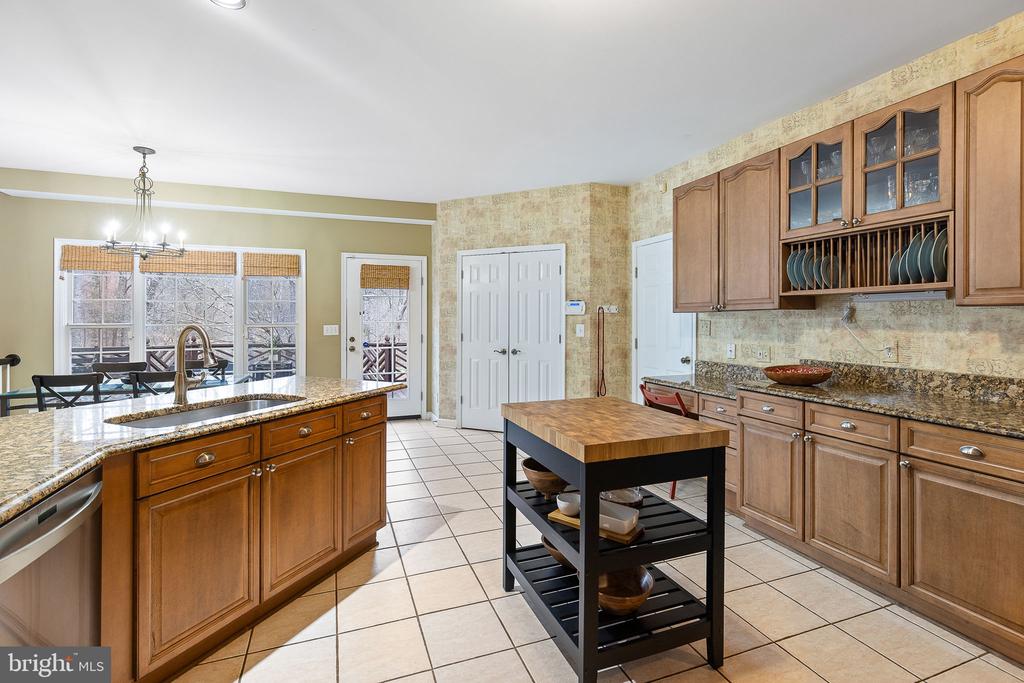 16 Beaver Ridge Rd