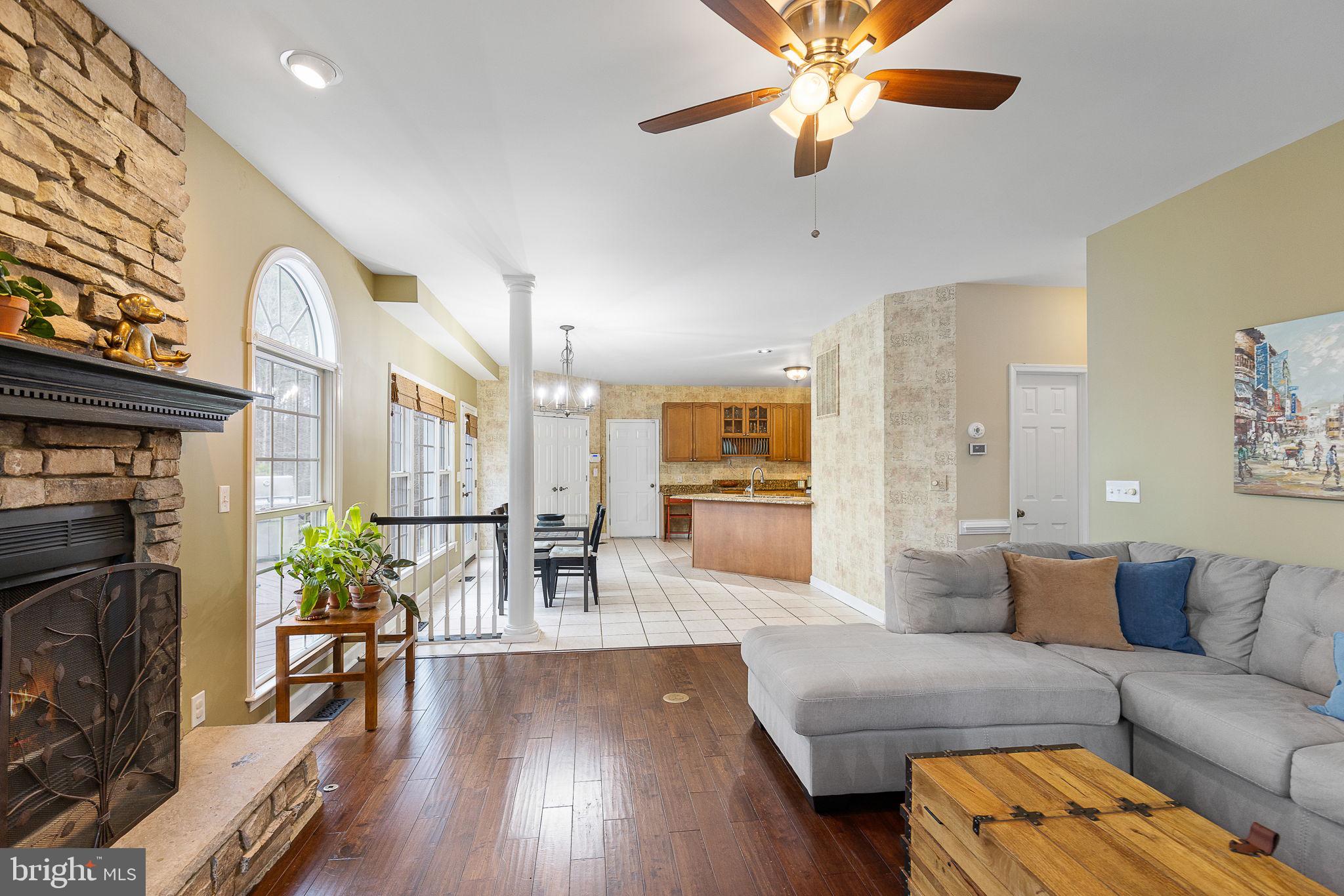 16 Beaver Ridge Rd