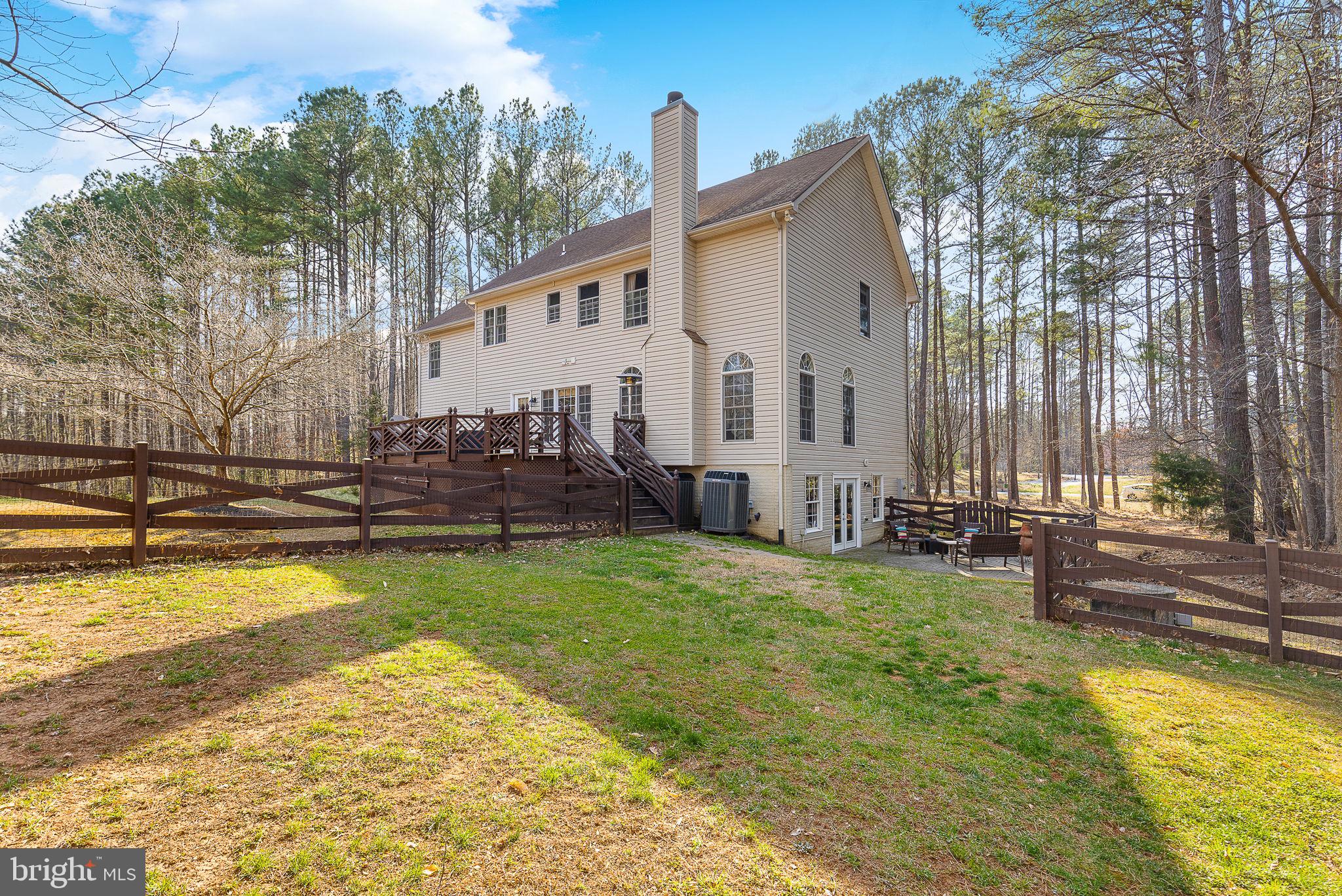 16 Beaver Ridge Rd