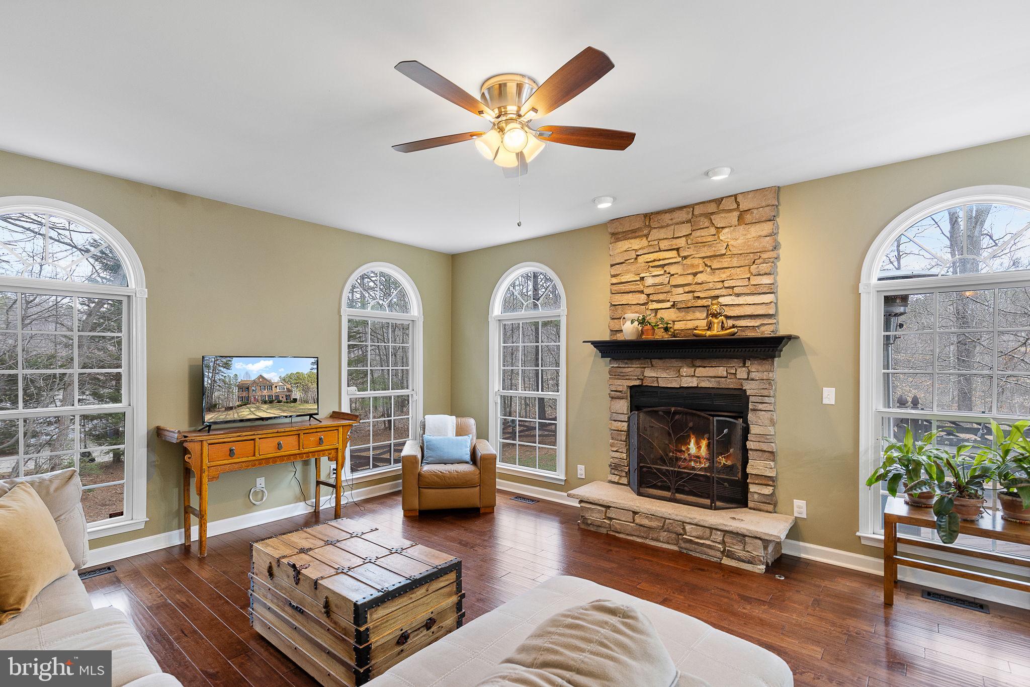 16 Beaver Ridge Rd