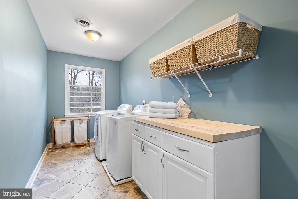16 Beaver Ridge Rd