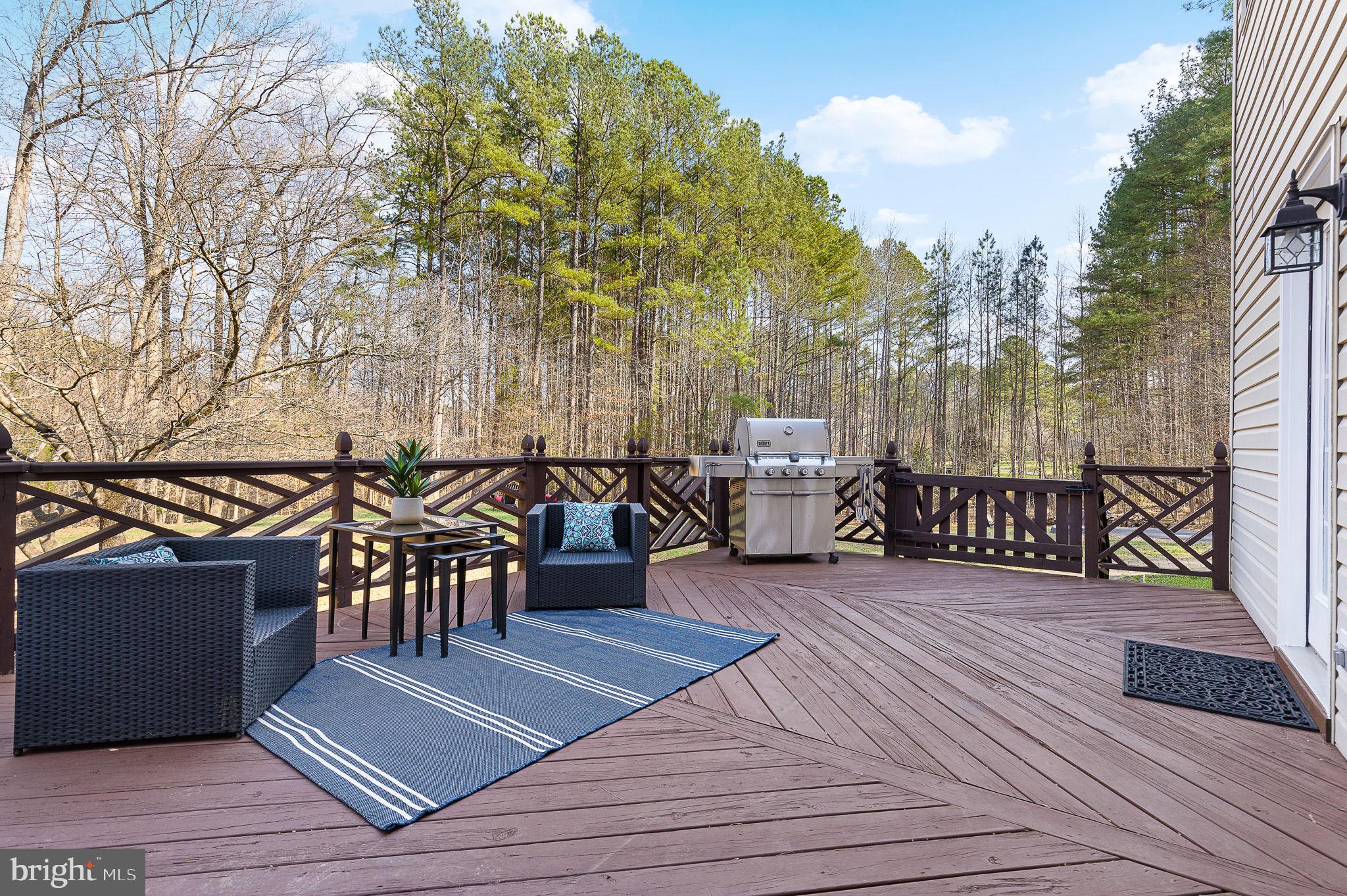 16 Beaver Ridge Rd