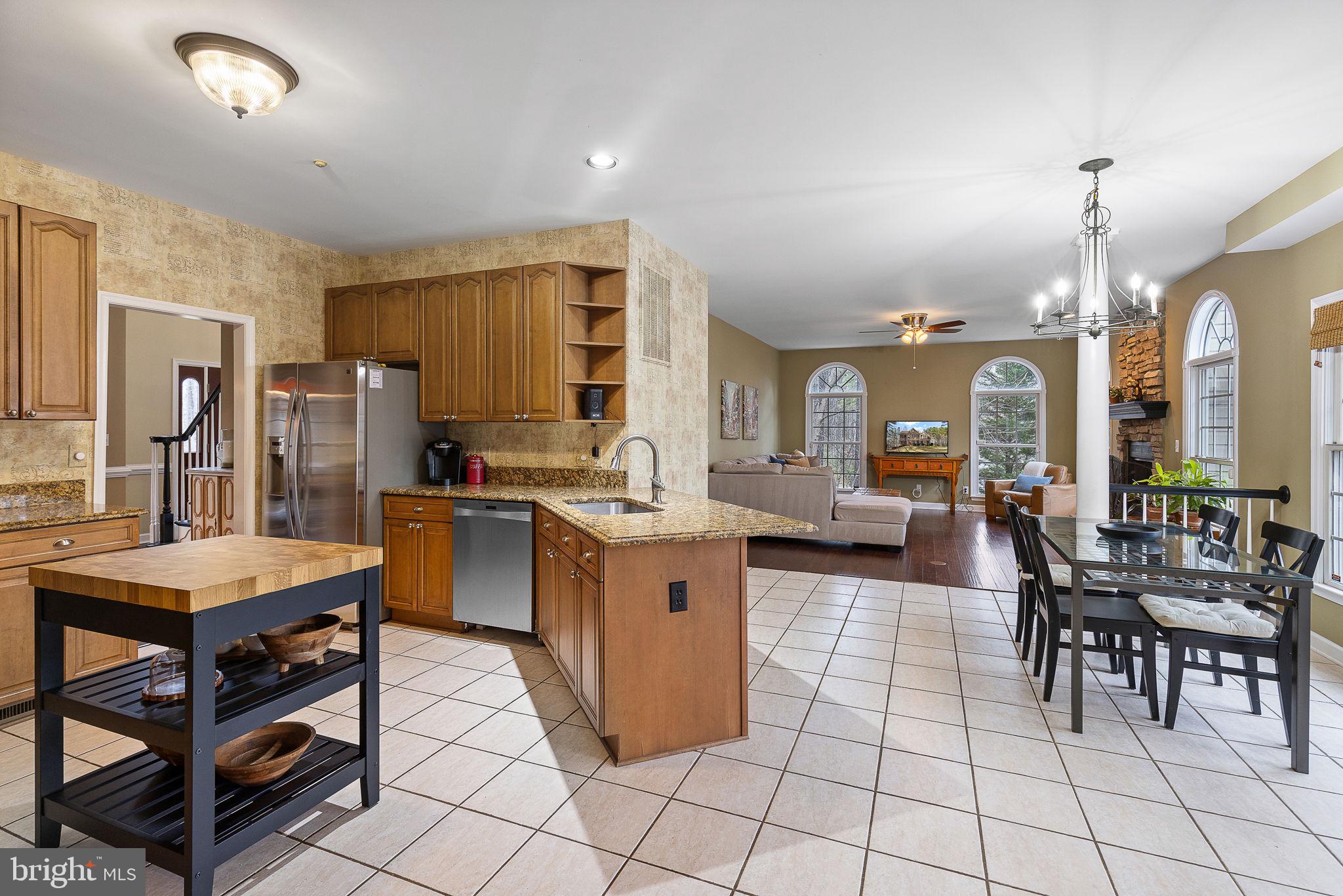 16 Beaver Ridge Rd