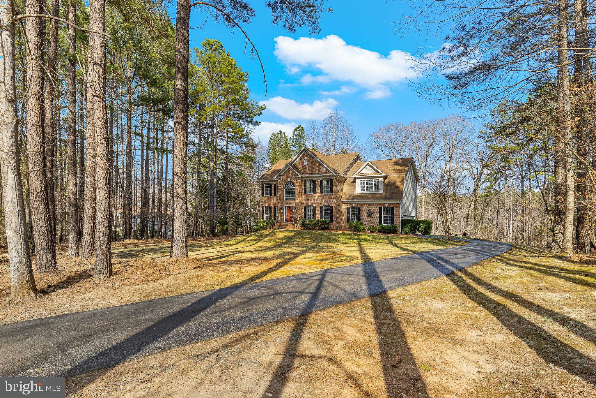 16 Beaver Ridge Rd