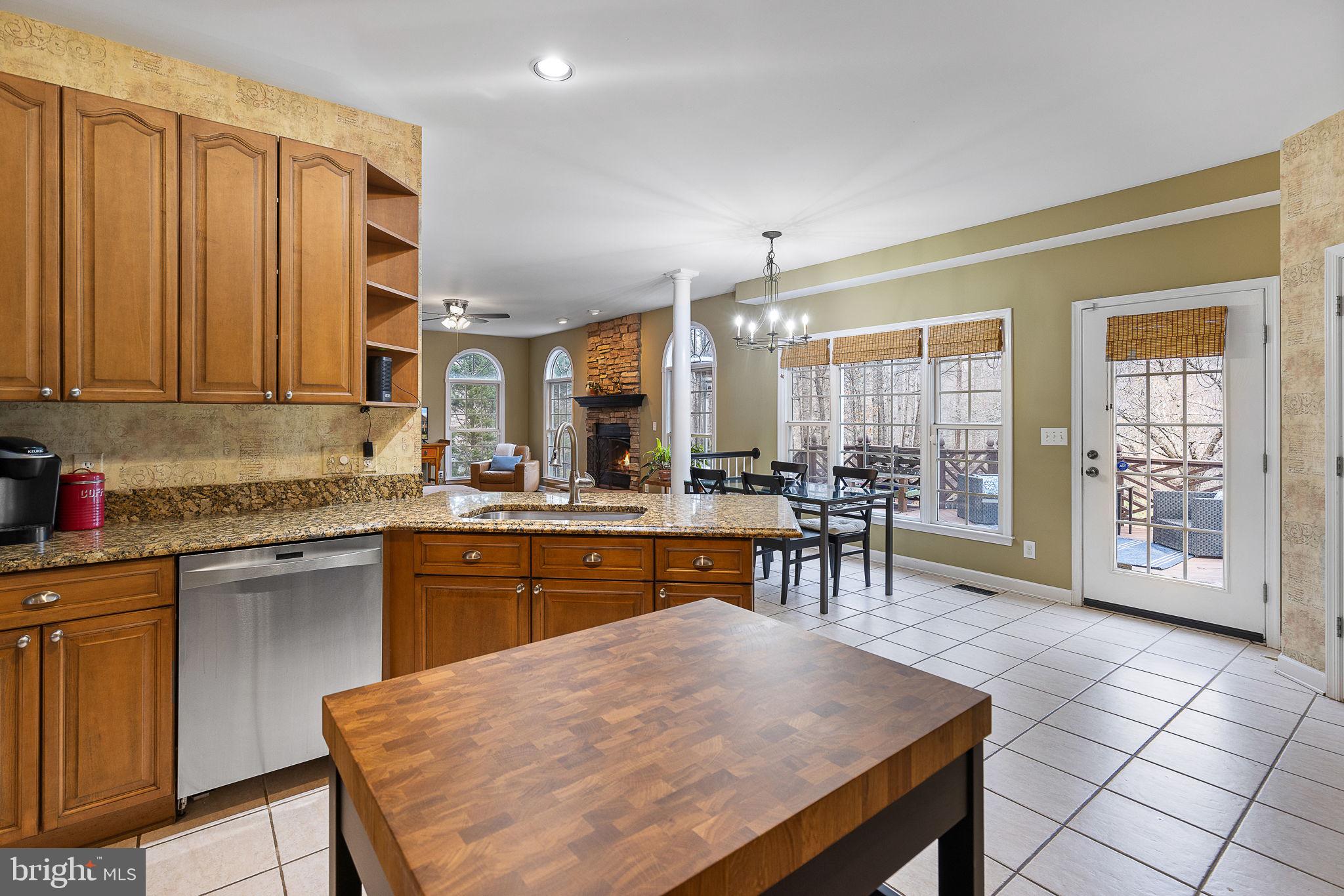 16 Beaver Ridge Rd