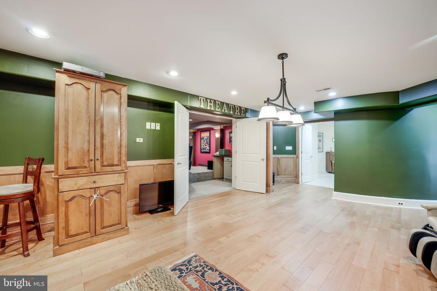 3 Beaver Ridge Rd