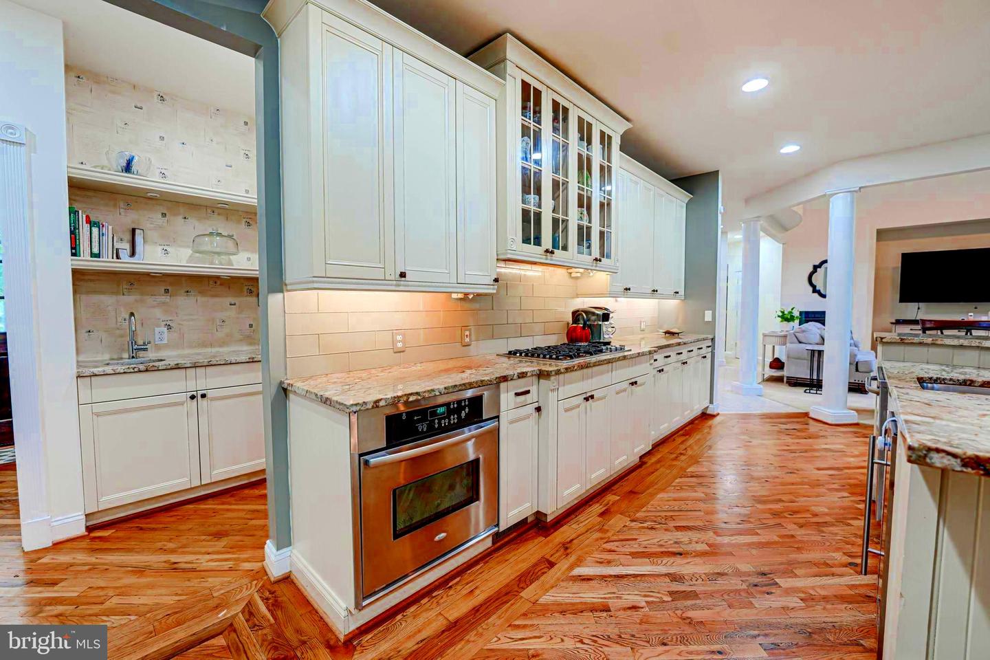 3 Beaver Ridge Rd