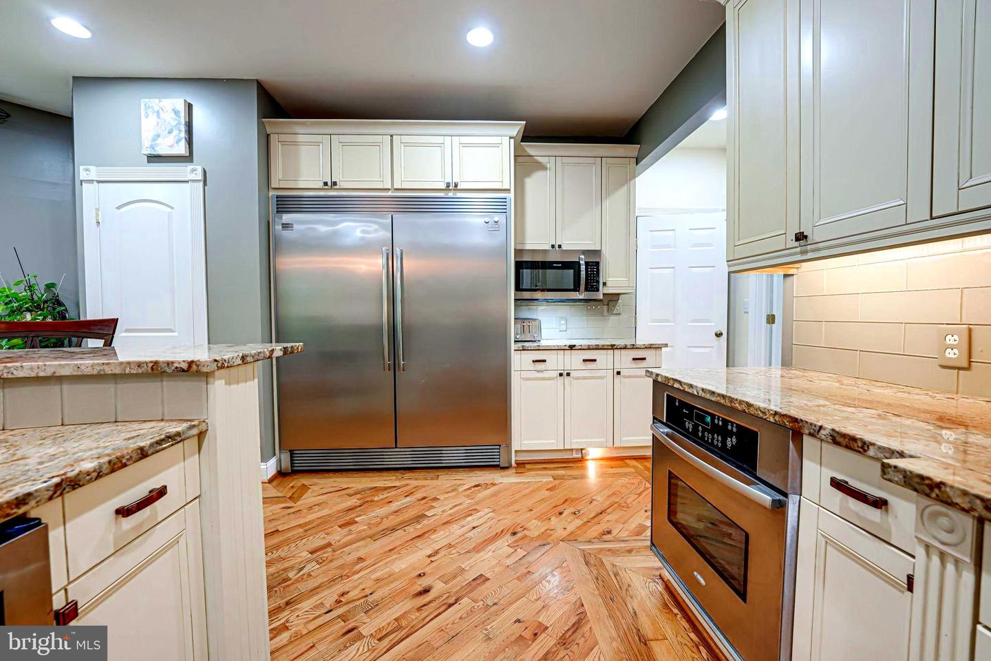3 Beaver Ridge Rd