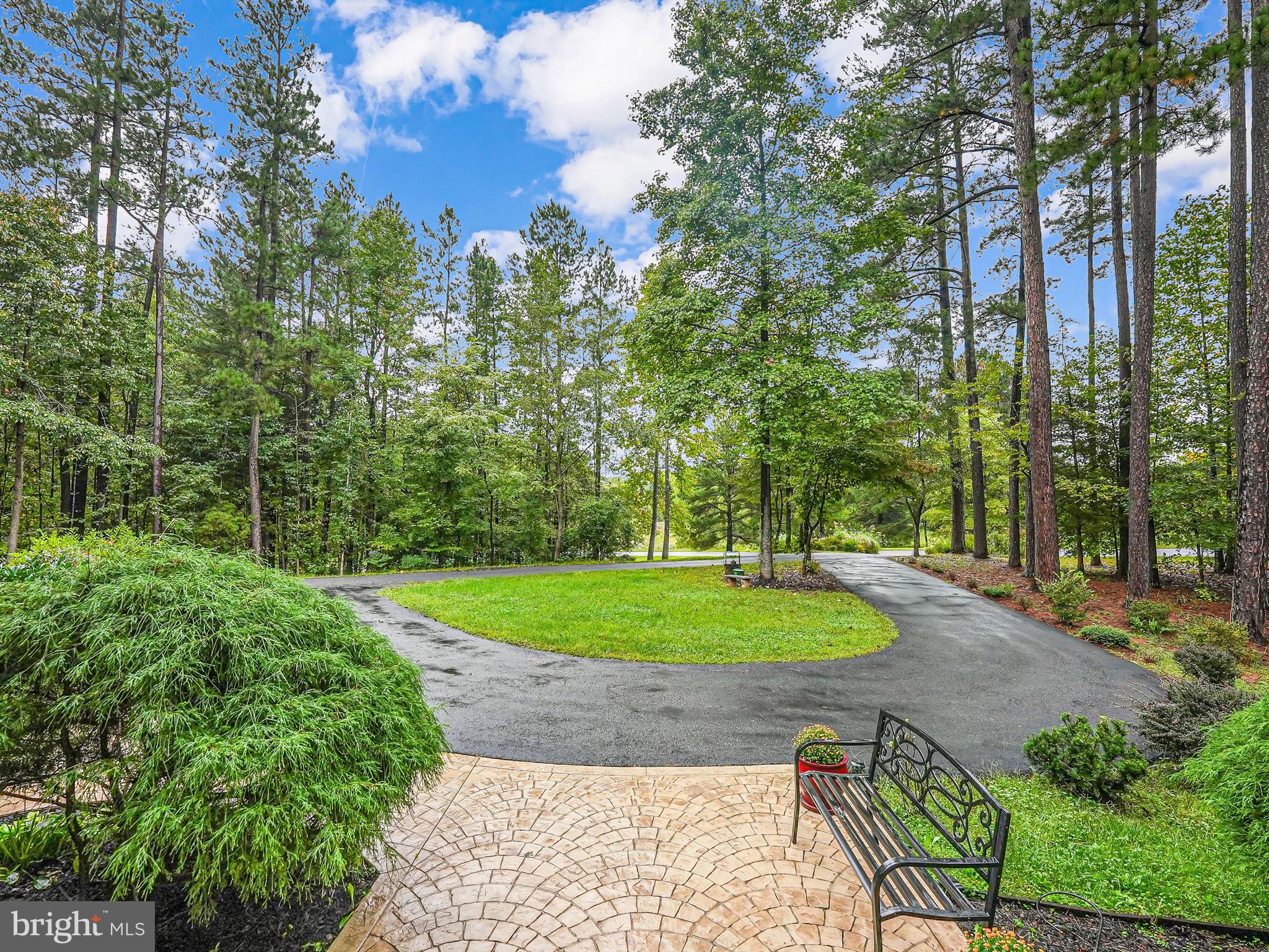 3 Beaver Ridge Rd