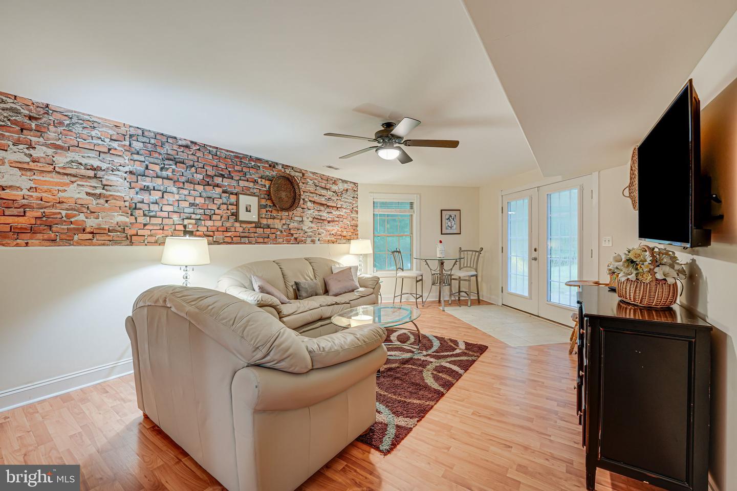 3 Beaver Ridge Rd