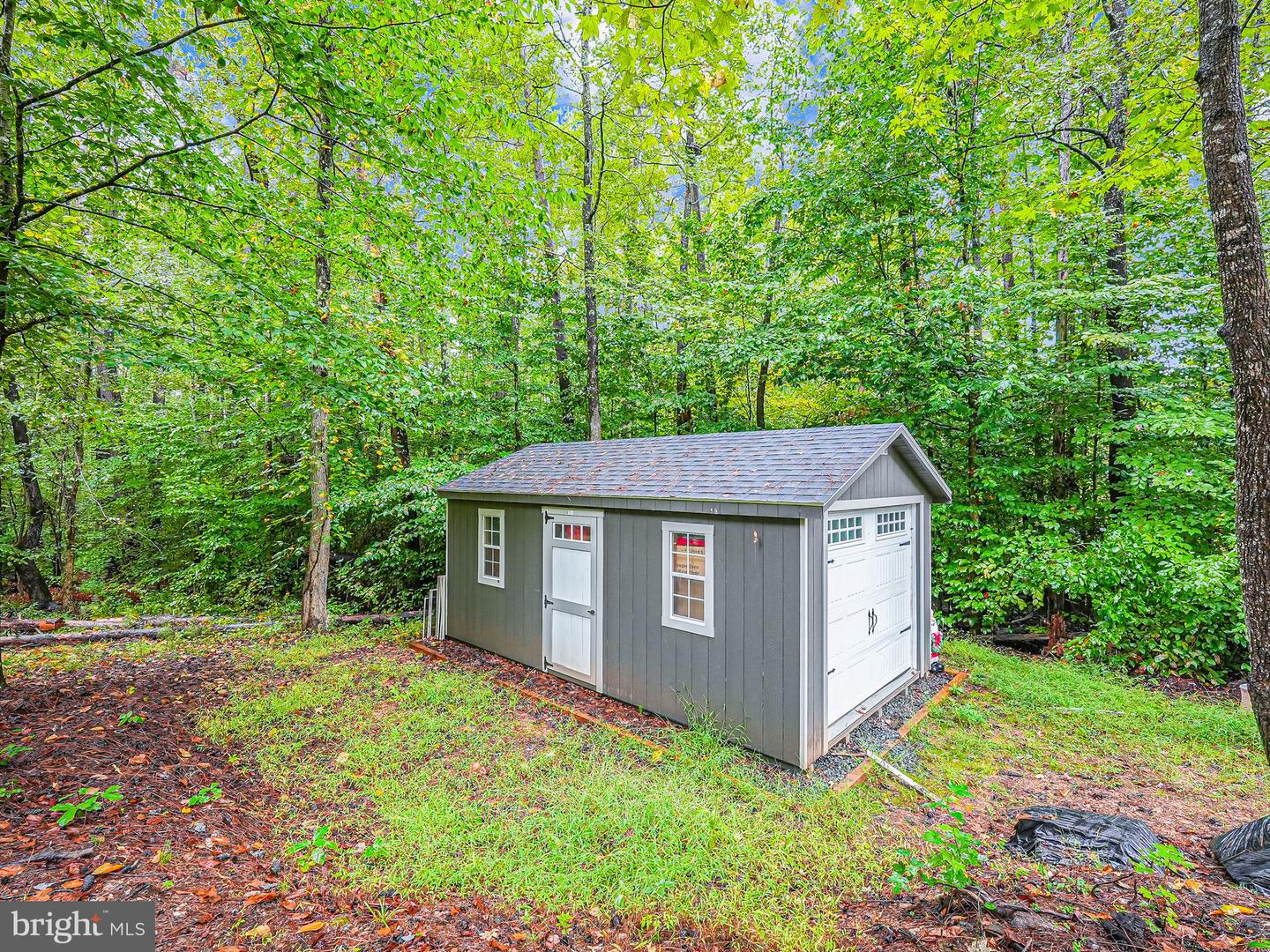 3 Beaver Ridge Rd