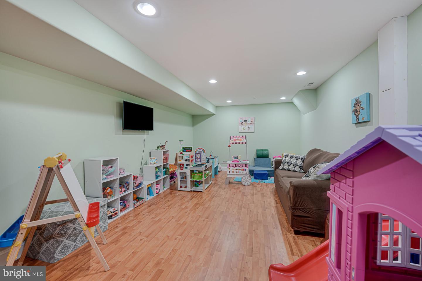 3 Beaver Ridge Rd