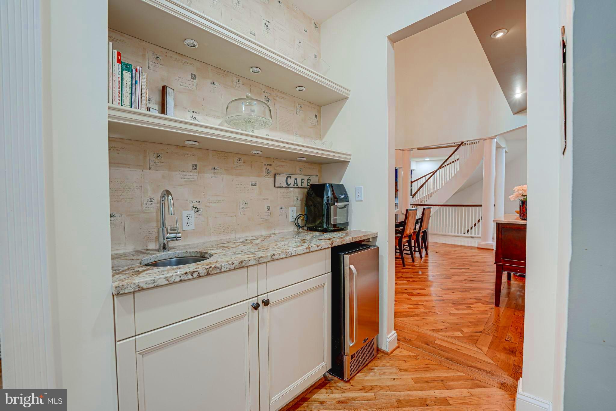 3 Beaver Ridge Rd