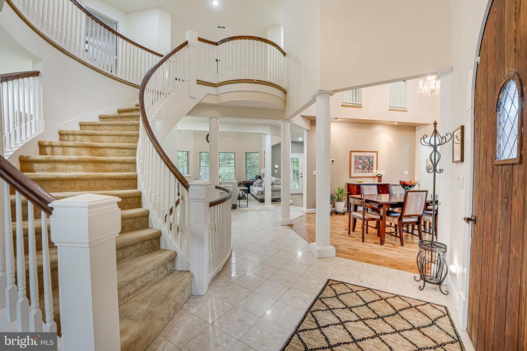 3 Beaver Ridge Rd