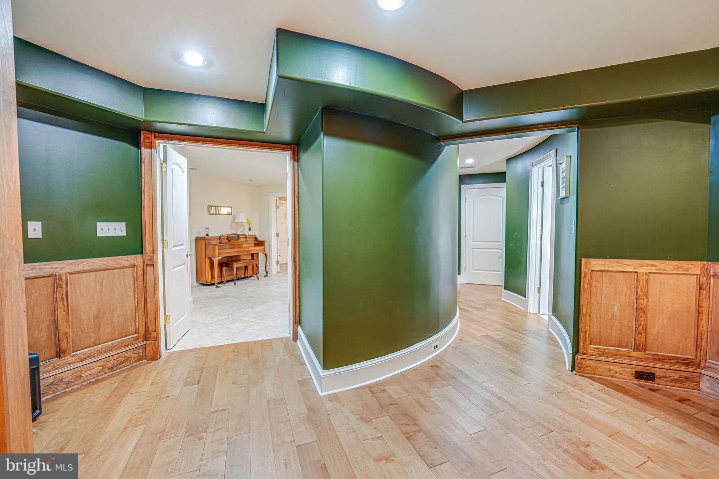 3 Beaver Ridge Rd