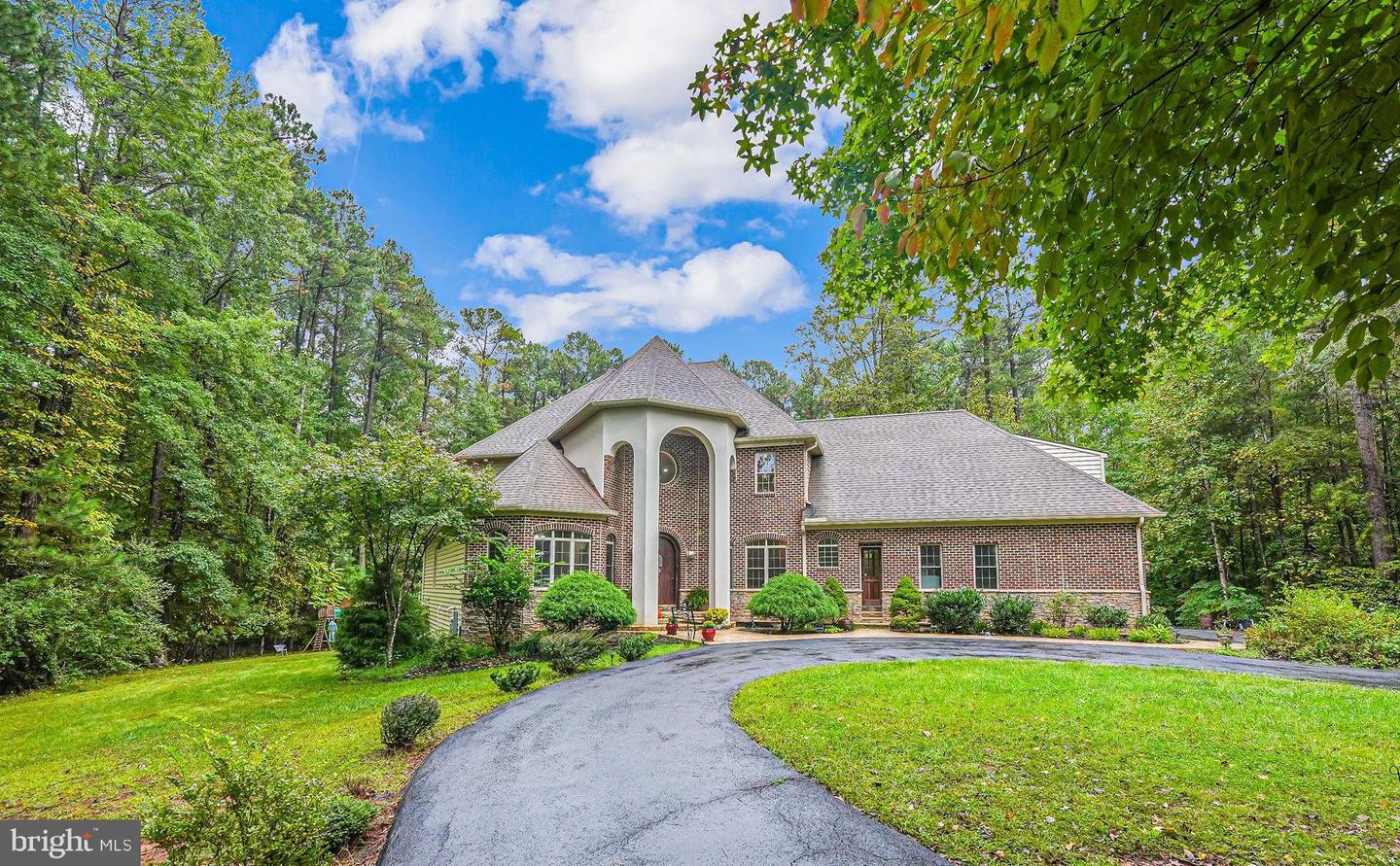 3 Beaver Ridge Rd
