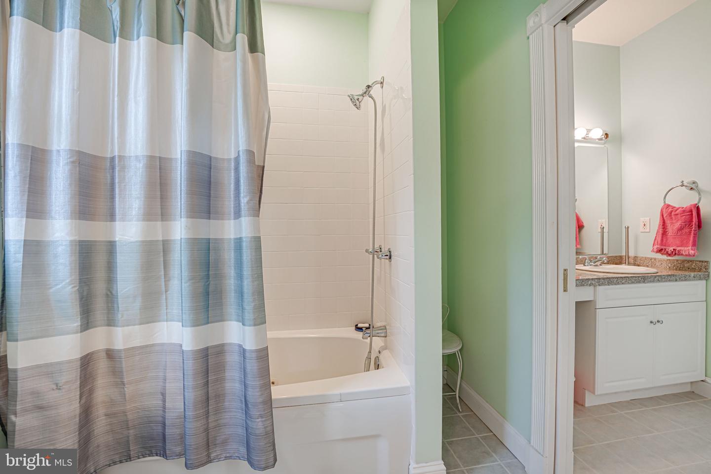 3 Beaver Ridge Rd