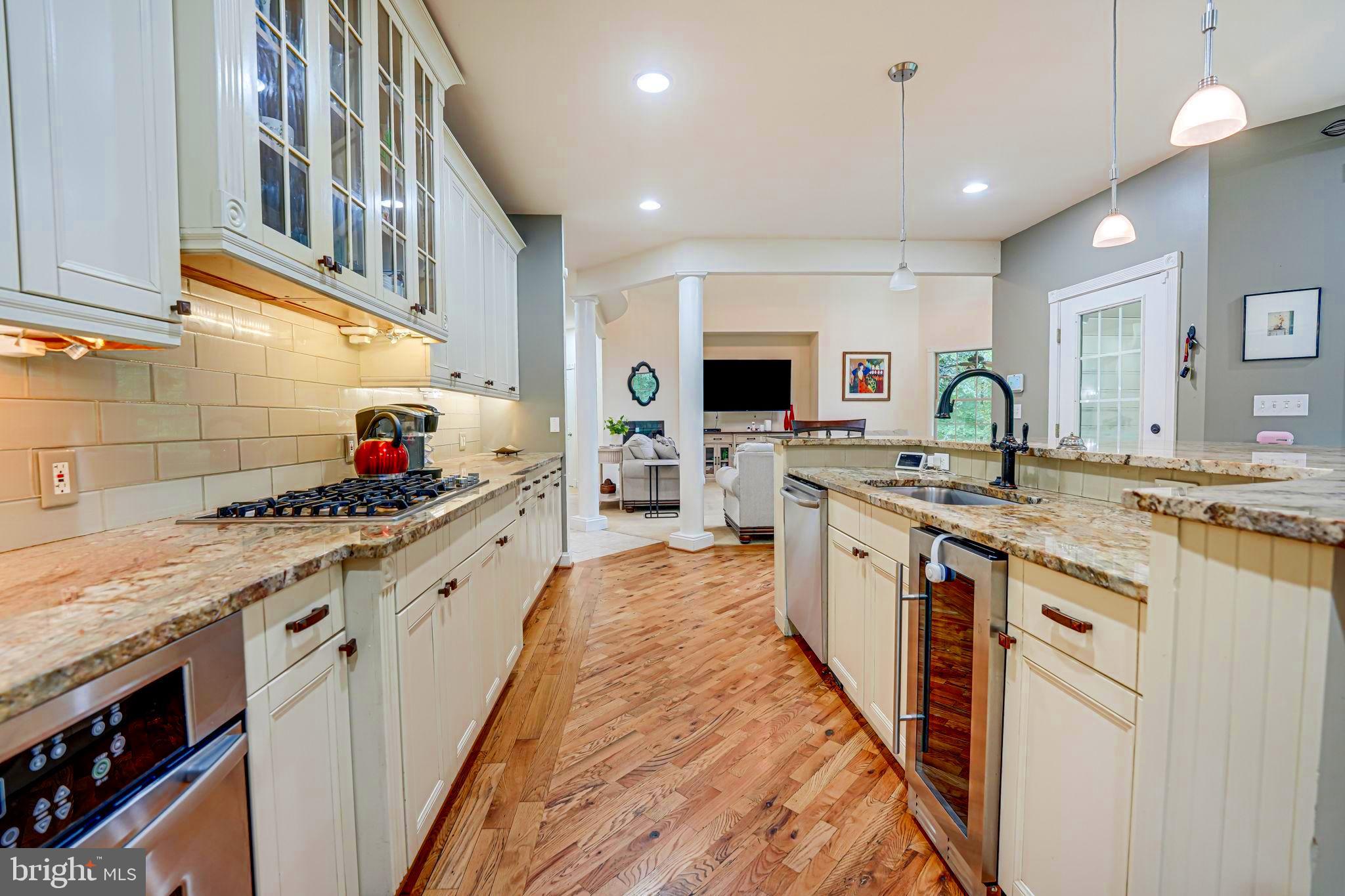 3 Beaver Ridge Rd