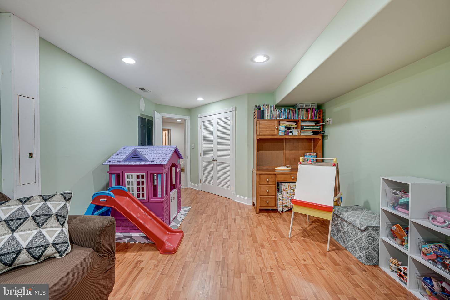 3 Beaver Ridge Rd