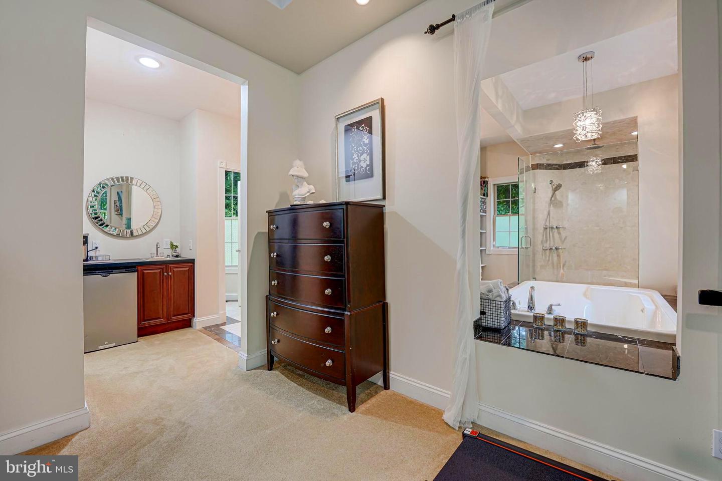 3 Beaver Ridge Rd