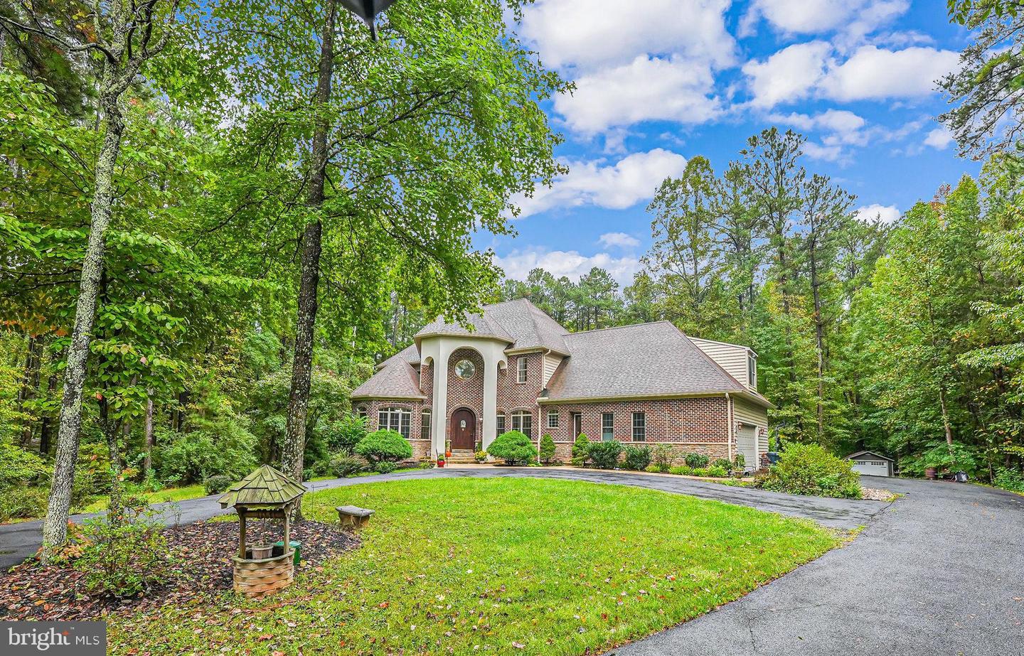 3 Beaver Ridge Rd