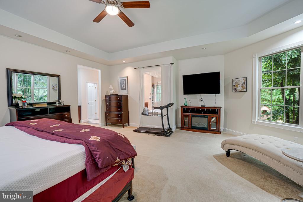 3 Beaver Ridge Rd