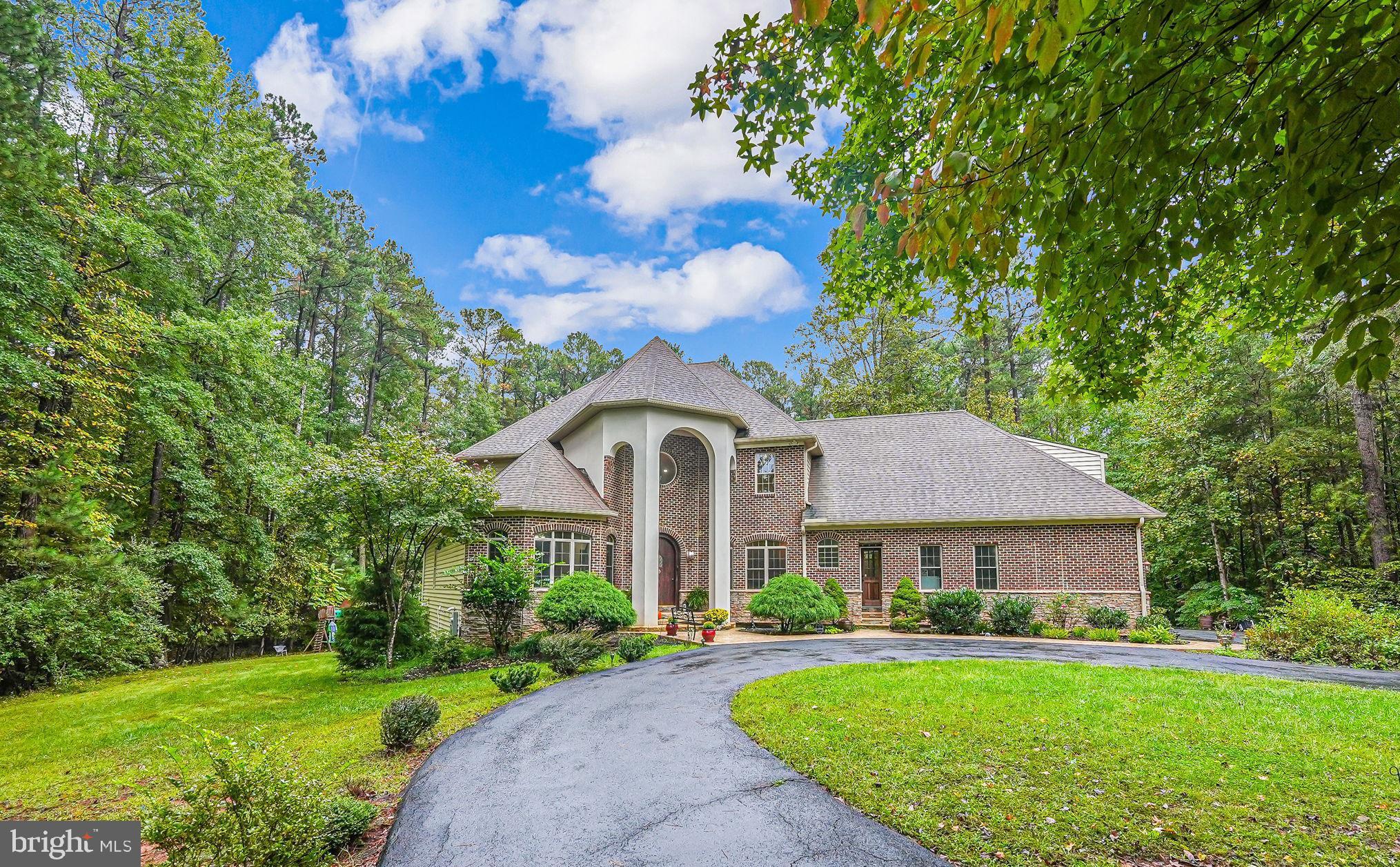 3 Beaver Ridge Rd