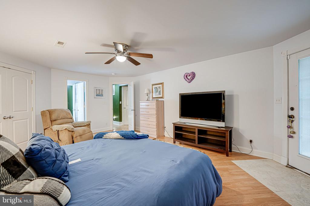 3 Beaver Ridge Rd