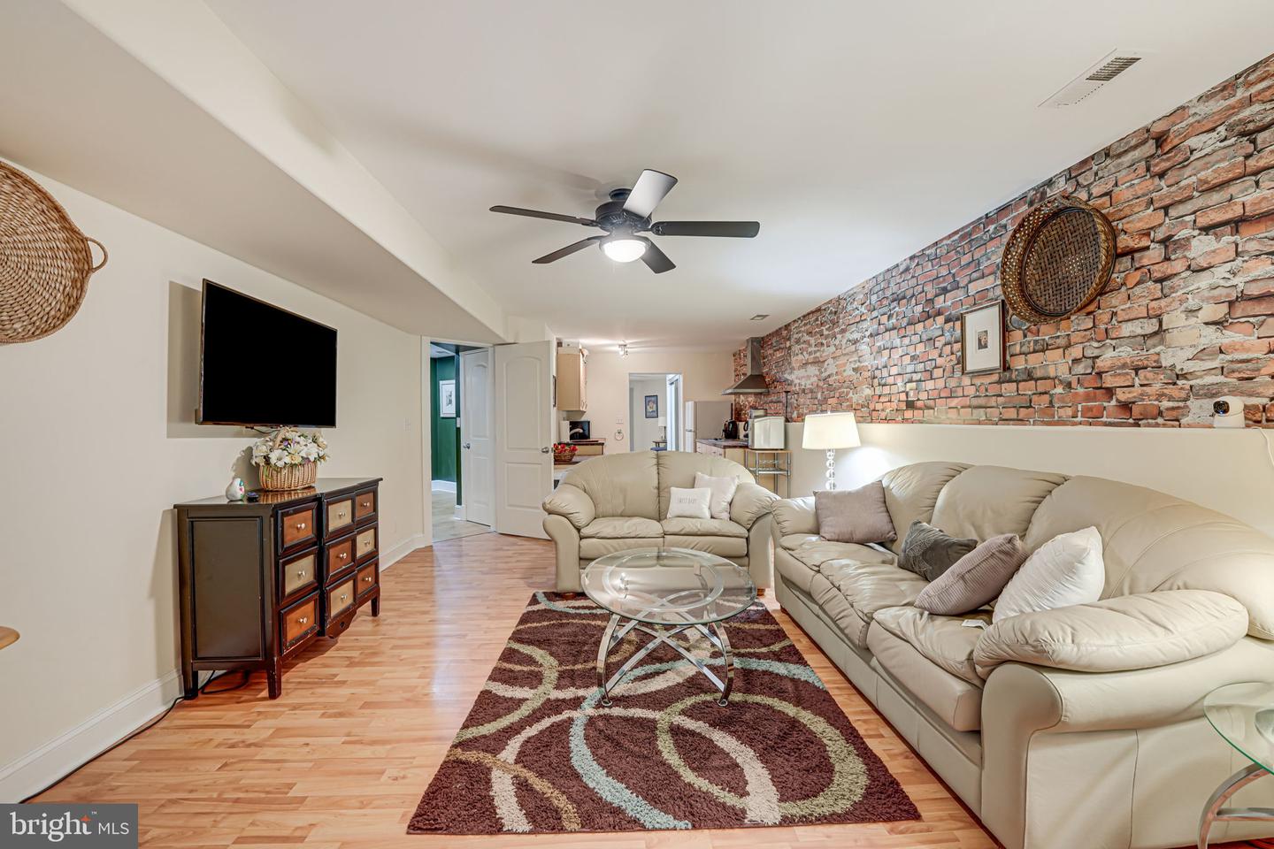 3 Beaver Ridge Rd