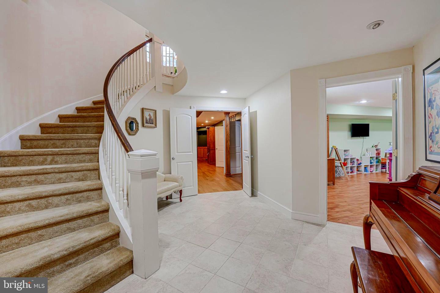 3 Beaver Ridge Rd