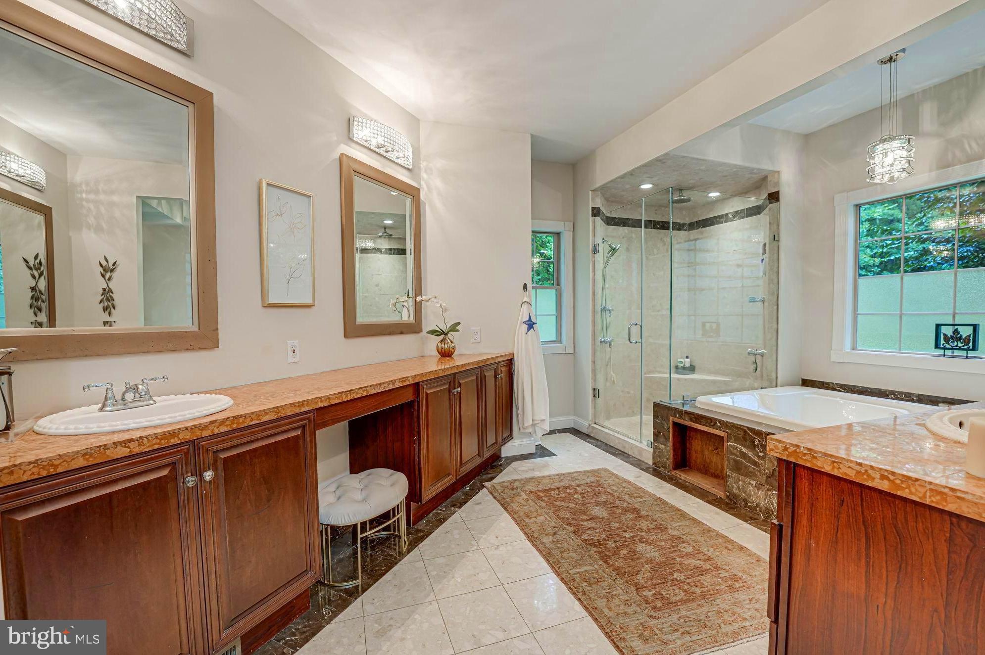 3 Beaver Ridge Rd