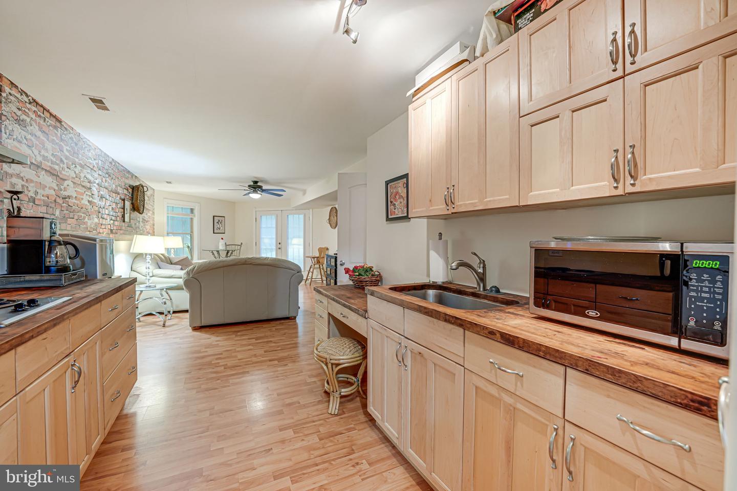 3 Beaver Ridge Rd