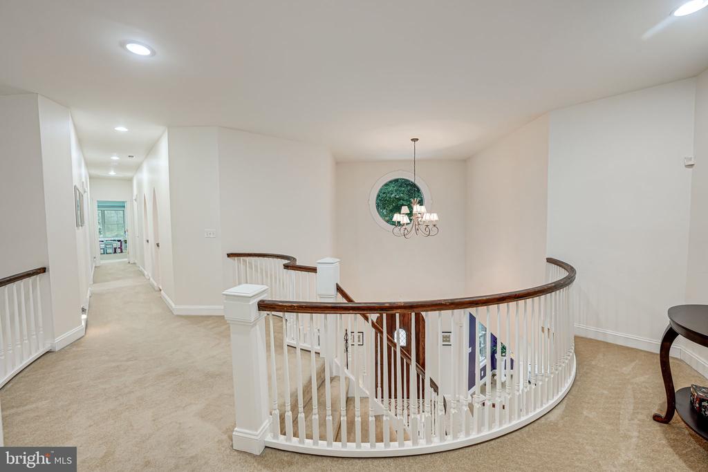 3 Beaver Ridge Rd