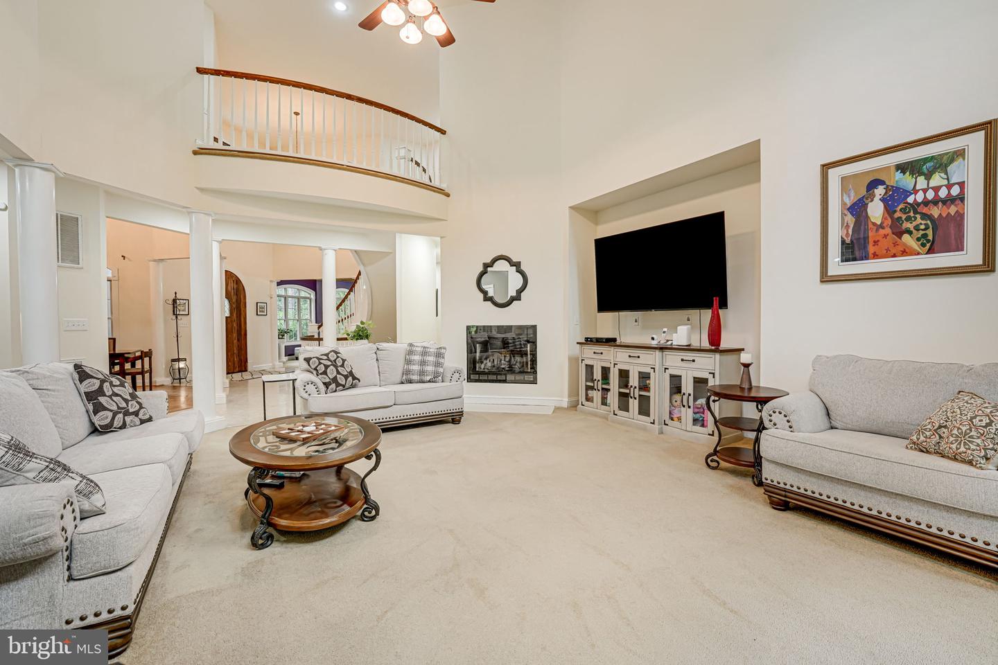 3 Beaver Ridge Rd